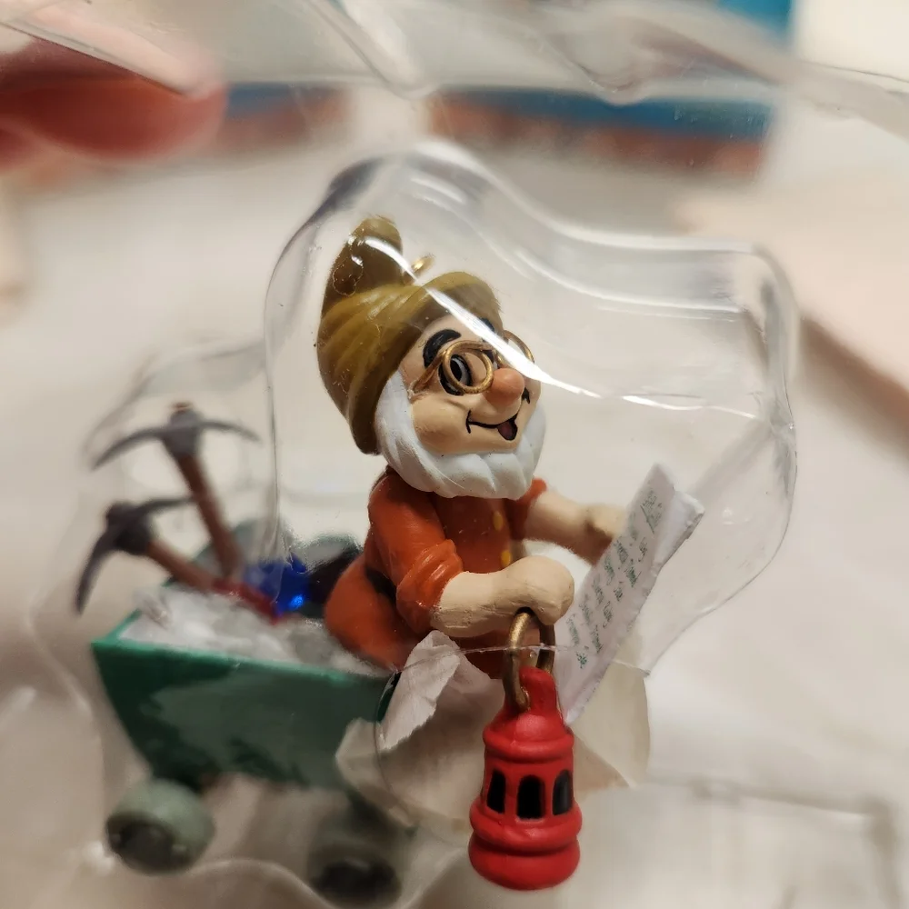 2 Enesco Snow White & the Seven Dwarfs Christmas Ornaments